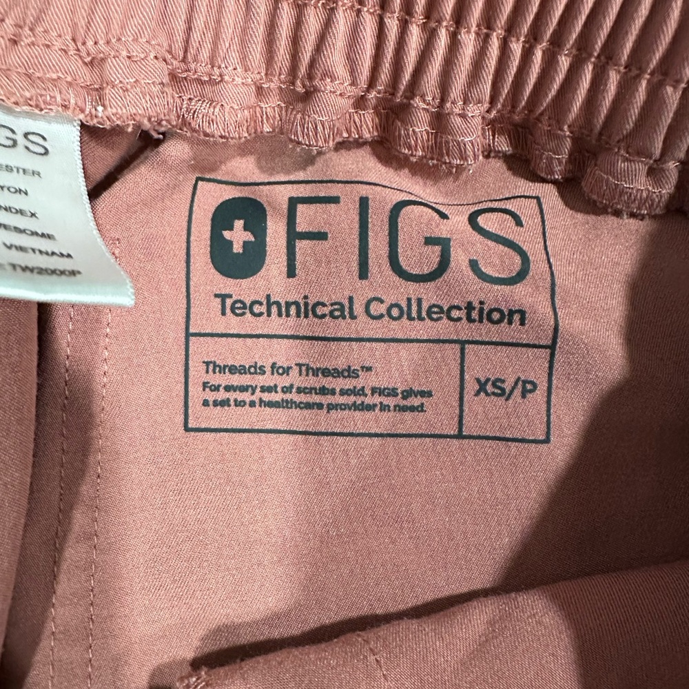 Figs Scrub Set In Mauve - image 6